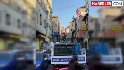 Beyoğlu'nda 3 Katlı Binada Kısmi Çökme: 3 Araç Hasar Gördü
