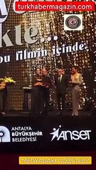 Saadet Işıl Aksoy, ödülünü katledilen İkbal ve Ayşegül için aldı