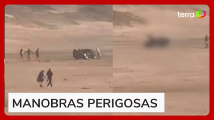 Homem é atropelado ao filmar motorista fazendo manobras na faixa de areia em praia de SC