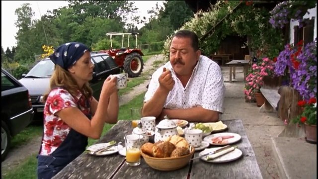 Die Rosenheim-Cops (117) Staffel 7 Folge 21 - Der Tod mag Krimis