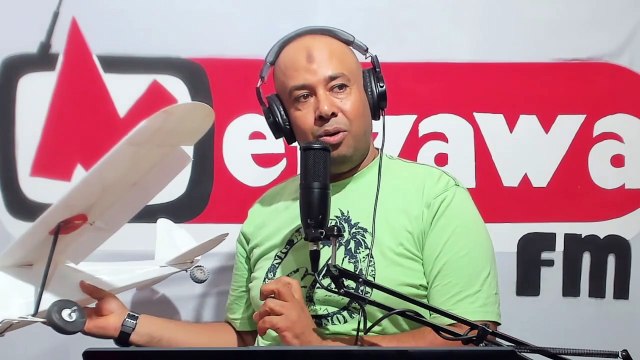 نفزاوة تاك مع حسن بنصالح استضافة مازن الرحال باعث نادي الطيران بدار الشباب بجمنة انيس حمزة مدير قسم الهندسة الميكانيكية بالمعهد العالي للدراسات التكنولوجية بقبلي