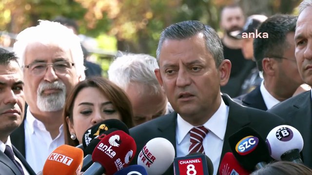 Özgür Özel'den ayağa kalkma eleştirilerine: Yıllardır sahada tespit ettim, bunun toplumda inanılmaz bir karşılığı var