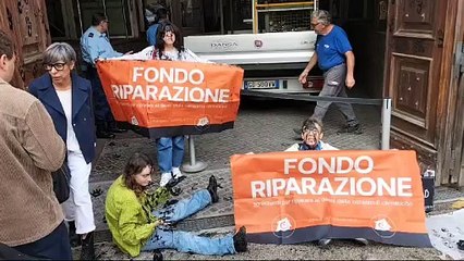 Ultima generazione, ambientalisti scatenati davanti al Tribunale