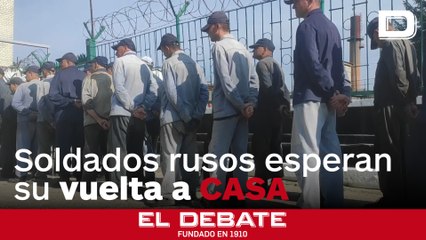 Soldados rusos encarcelados en un centro de cautivos ucraniano esperan el regreso a casa