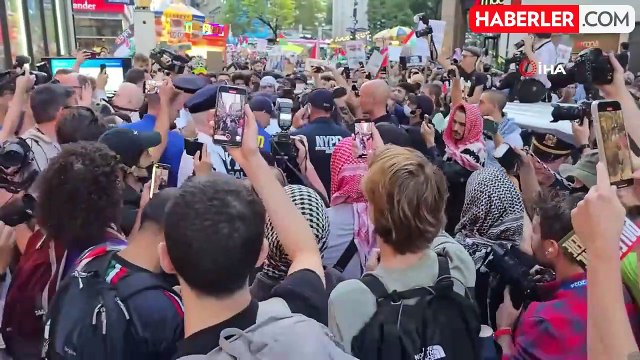 New York'ta Binlerce Filistin Yanlısı Gösterici İsrail Saldırılarını Protesto Etti