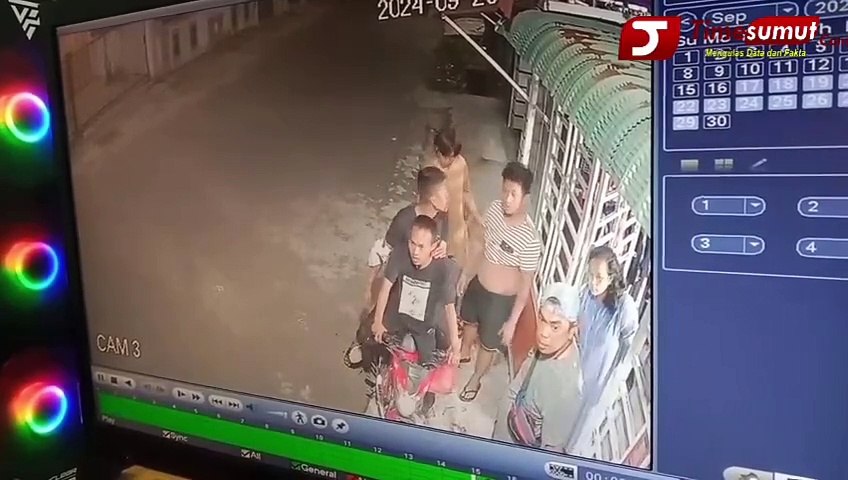 Terekam CCTV Aksi Brutal Geng Motor Bersenjata Tajam di Kisaran