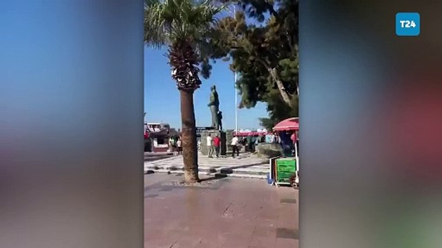 Ayvalık’ta Atatürk heykeline saldırı: Vatandaşlar müdahale etti; polis gözaltına aldı
