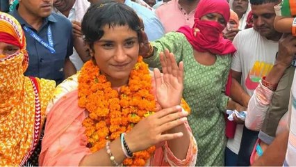 'यह हर महिला की लड़ाईजो संघर्ष चुनती है', जुलाना से जीत के बाद भावुक हुई विनेश फोगाट