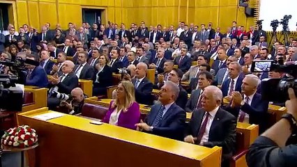 DEM Partililerle tokalaşan Bahçeli: ''Biz durduk yere el vermeyiz''