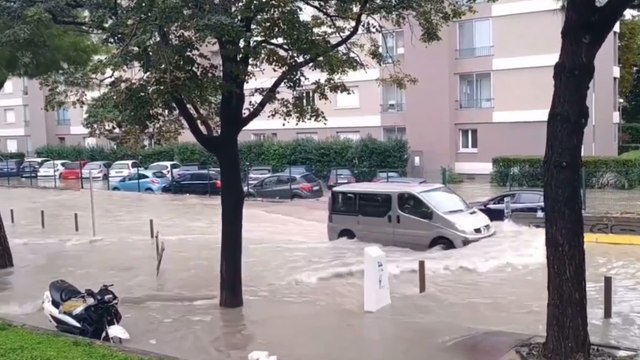 Marseille de nouveau sous les eaux après des pluies diluviennes