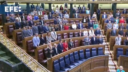 Download Video: El Congreso guarda un minuto de silencio por los fallecidos en las rutas migratorias