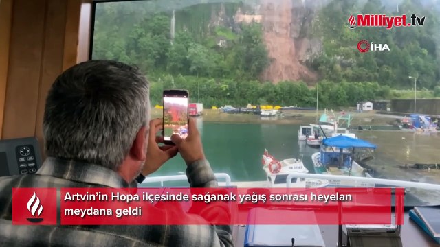 Karadeniz sahil yolundaki heyelan kameraya yansıdı