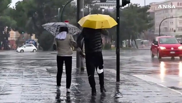 Maltempo, a Genova forti piogge e disagi alla circolazione: scatta l'allerta arancione