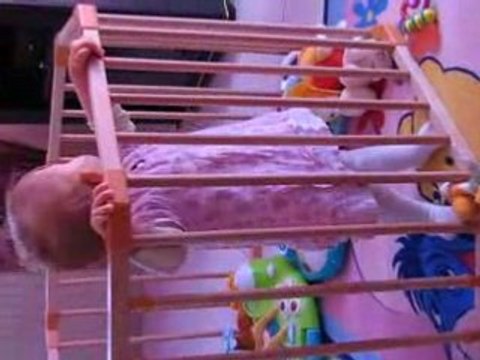 Johanna debout dans son parc le 22/04/08 !!