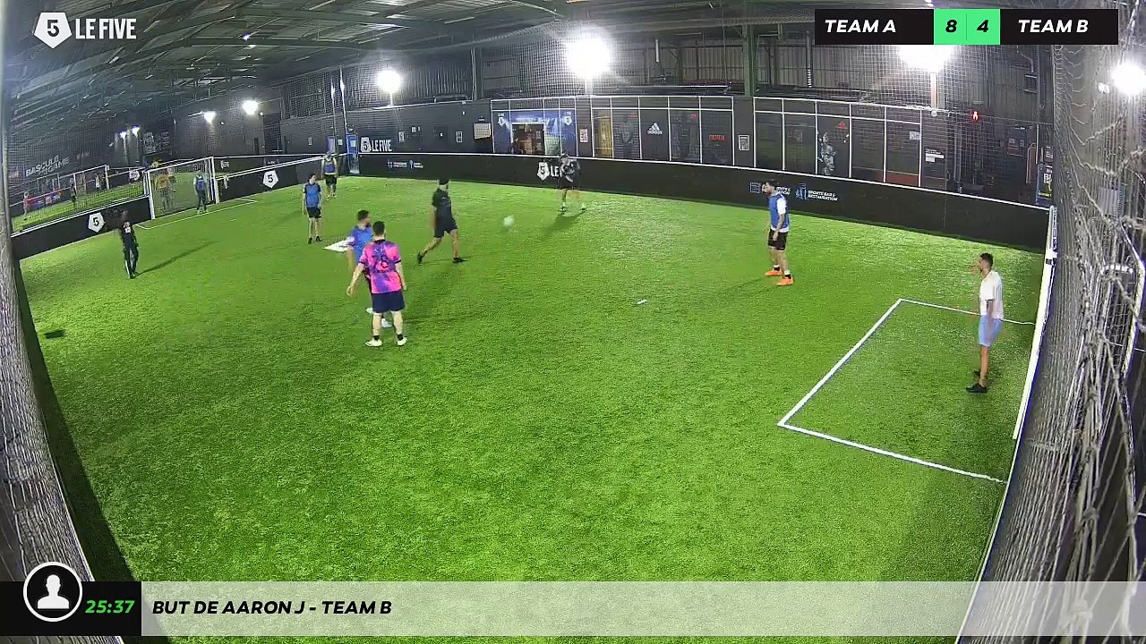 But de Aaron J - Team B