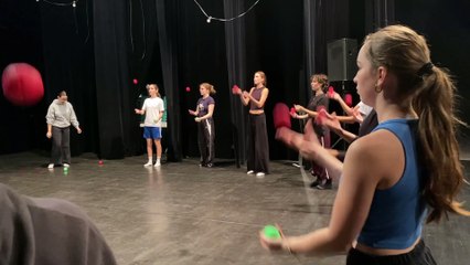 LE CREUSOT : Master classe jonglage