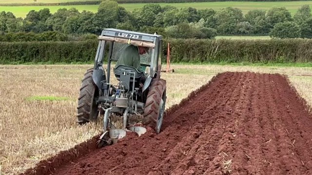 Competing at the Mid Devon Ploughing Match, video by Alan Quick IMG_4610