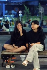 stole girl's slipper prank camera kızın terliğini çaldı kamera şakası
