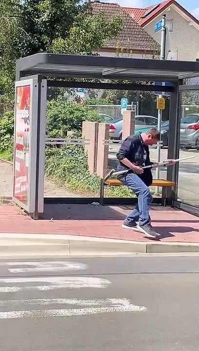 Papa ist sowas von der Main Character  #barber #friseur #skinfade #midfade #curlyhair #locken #text