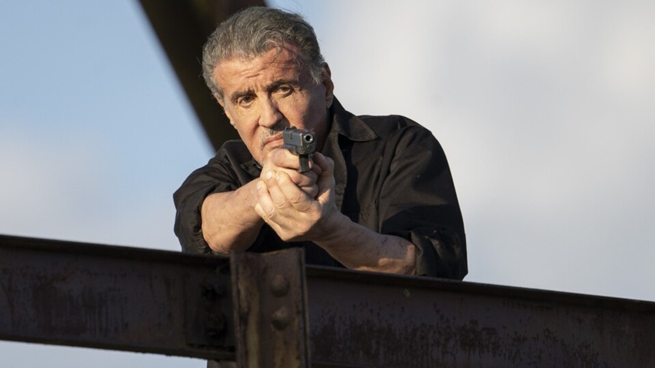 Sylvester Stallone als Bösewicht - Im Actionfilm Armor plant der Star einen kniffligen Raubüberfall