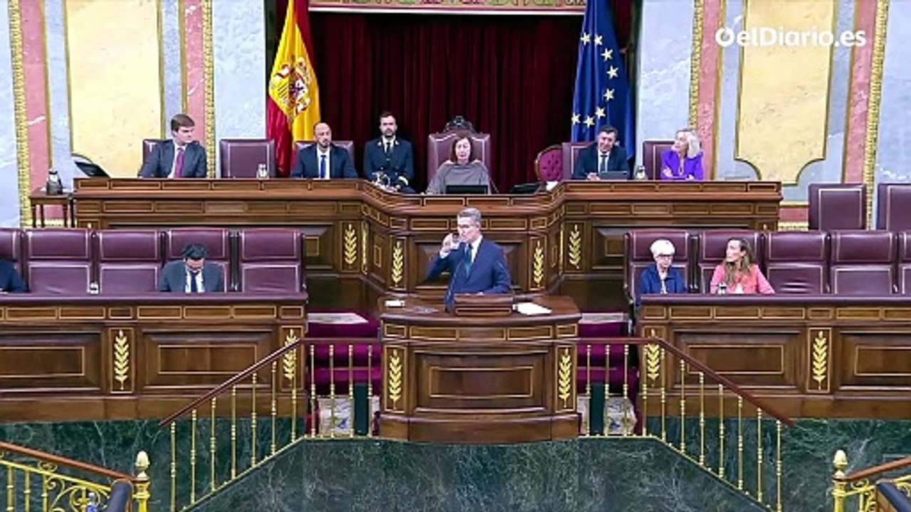 Armengol llama la atención a Feijóo tras comenzar su discurso hablando de ETA: "La comparecencia va sobre migración"
