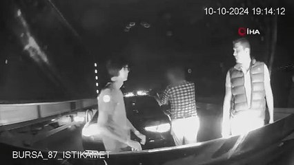 Bursa’da ambulans sürücüsüne yumruk kamerada...