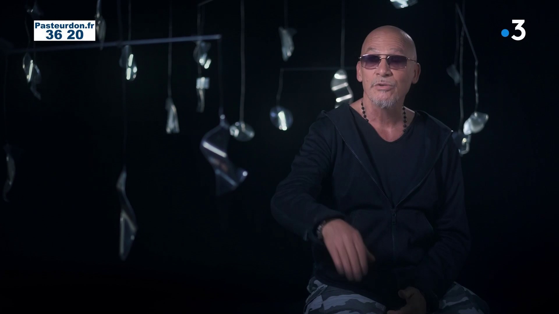 VOICI - "Je le retiens comme une espèce de résurrection" : ce tube de  Florent Pagny qui a relancé sa carrière