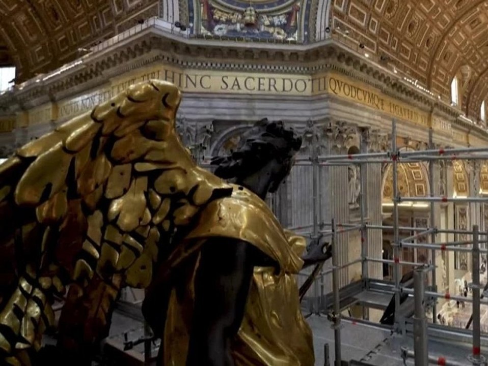 Gold und Schuhe gefunden: Restaurierung am Petersdom geht zu Ende