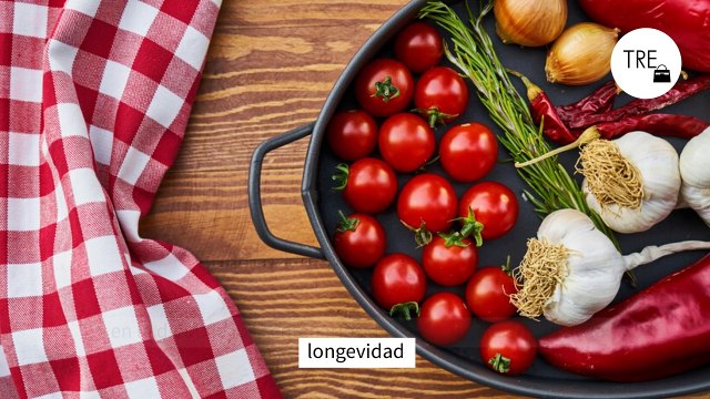 Ni verdura ni pescado: este es el alimento imprescindible en la dieta de los centenarios de Ikaria, la isla griega de la longevidad