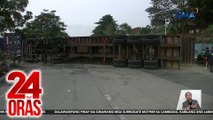 Trailer truck na may kargang 1,000 sako ng bigas, humambalang matapos tumama sa concrete barrier | 24 Oras