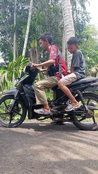 Sketbor komedi Sunda