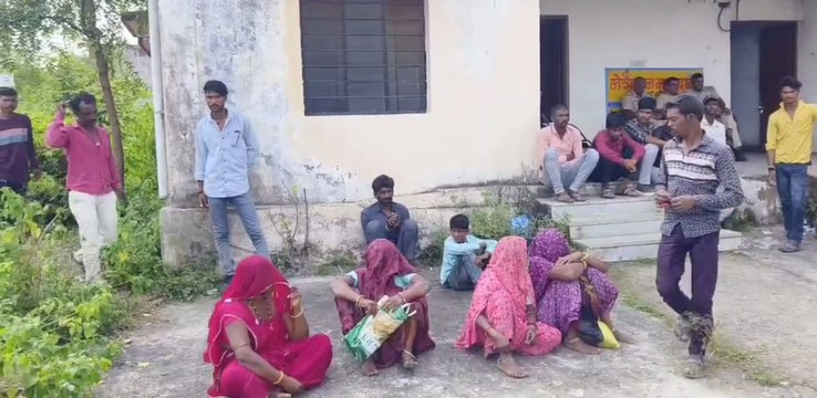 एक विवाहिता का शव फंदे पर लटका मिला।