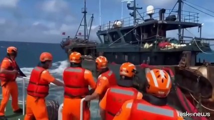 Taiwan sequestra peschereccio cinese con 9 membri dell'equipaggio