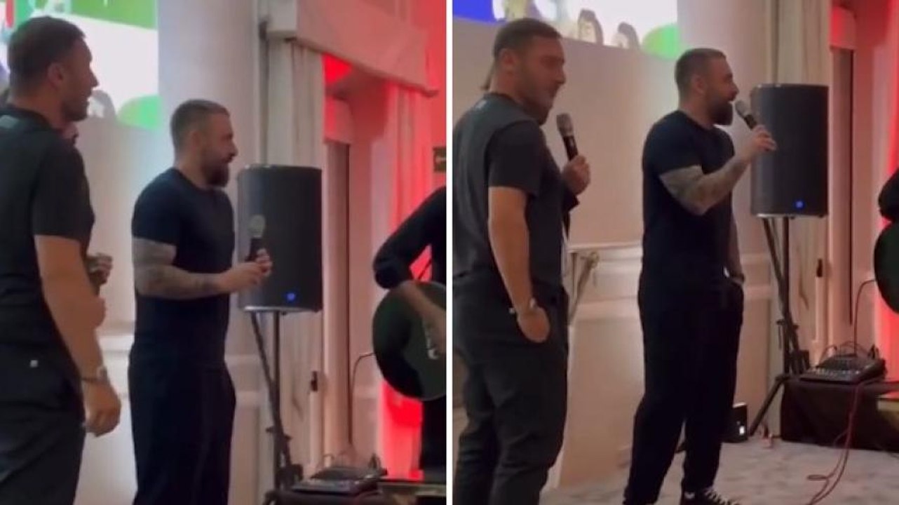 Totti e De Rossi cantano insieme "Ci vorrebbe un amico"