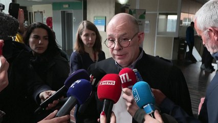 France: une élève voilée en justice pour avoir giflé une enseignante