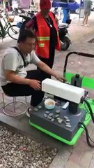 Gravure au laser sur un cailloux