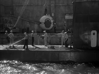 Viaje al Fondo del Mar, 01x07, Regreso al Pasado