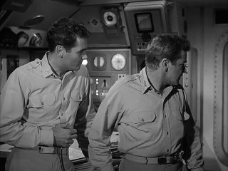 Viaje al Fondo del Mar, 01x10, Submarino Hundido