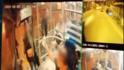 Halk otobüsünde bıçaklı saldırıya uğrayan kişi öldü
