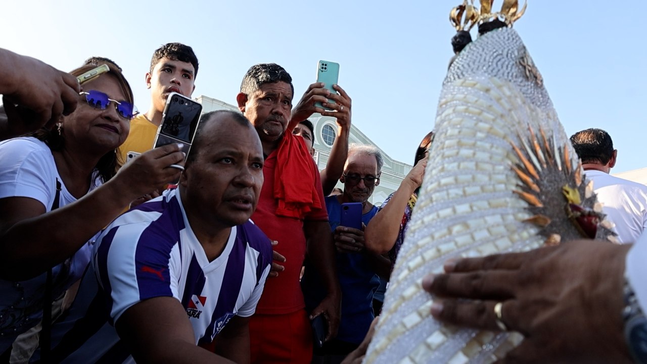 Fiéis participam de vigília de 48 horas em preparação para o Círio