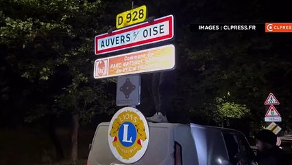 Les agriculteurs en colère échangent et retournent les panneaux dans plusieurs villes : premières actions en Île-de-France avant un durcissement annoncé.