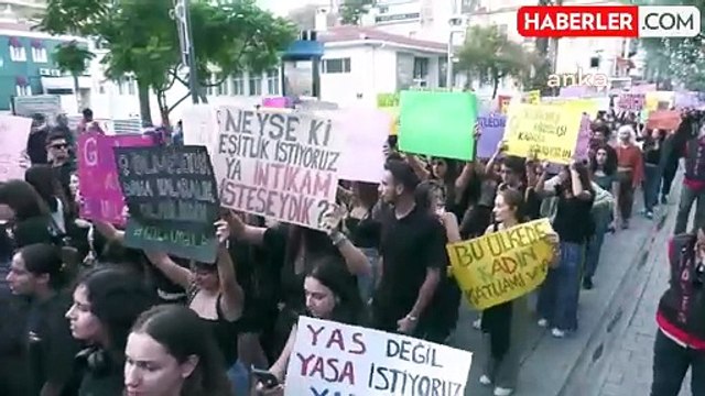 İzmir'de Stk'ler ve Gençlik Örgütleri Kadın ve Çocuk Cinayetlerini Protesto Etti
