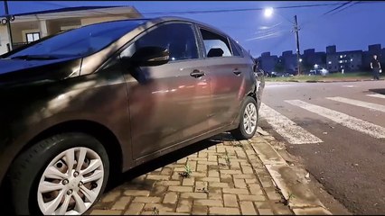 Download Video: Acidente entre três carros é registrado no Jardim Cristal