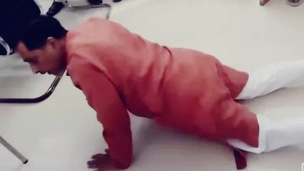 भाजपा विधायक प्रदीप पटेल के IG और ASP के सामने दंडवत होने और हाथ जोड़ने का पूरा सच जानिए