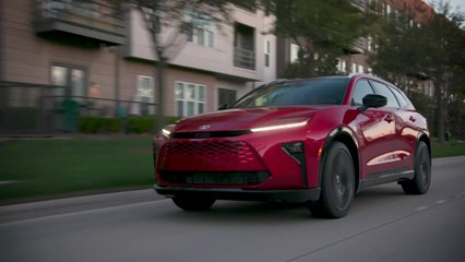 2025 Toyota Crown Signia Limited Finish Line Red Driving Video