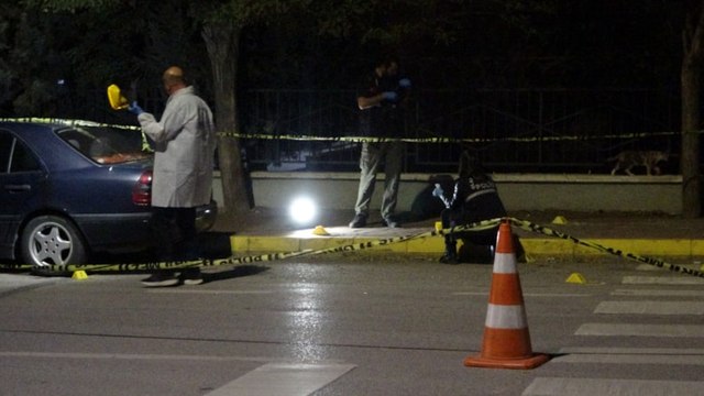 İş yerine silahlı saldırı yapıldı: Yaralılar var