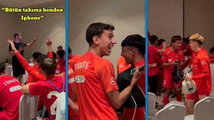 Merih Demiral Türk Devletleri Kupası'nı kazanan U16 Milli Takımı oyuncularına iPhone sürprizi