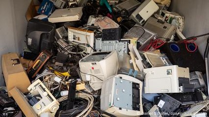 Malawi: Building water pumps from electronic waste