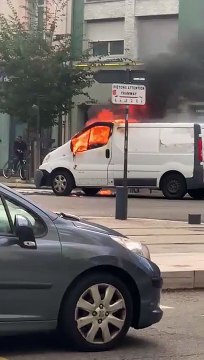Grenoble: Un fourgon de transport de fonds blindé attaqué ce matin en plein centre-ville par des hommes armés - Les suspects sont en fuite