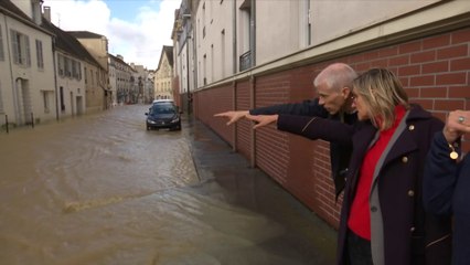 Inondations en Seine-et-Marne: la ministre Agnès Pannier-Runacher auprès des sinistrés à Coulommiers